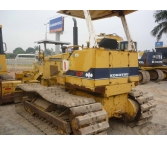 Xe ủi komatsu